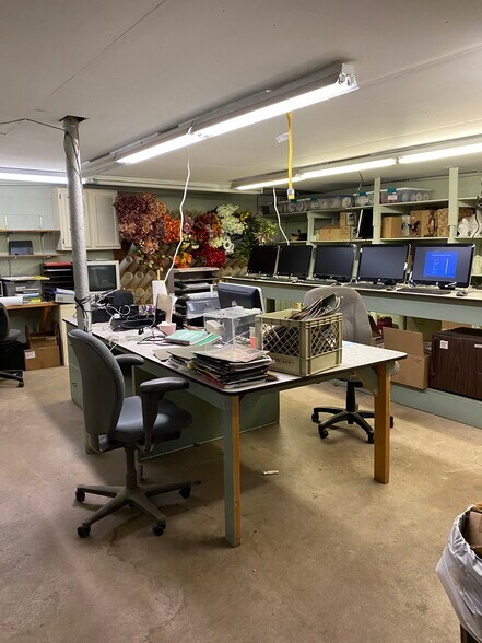 More Photos Of 4749 Hermantown Rd, Hermantown Garden Center For Lease