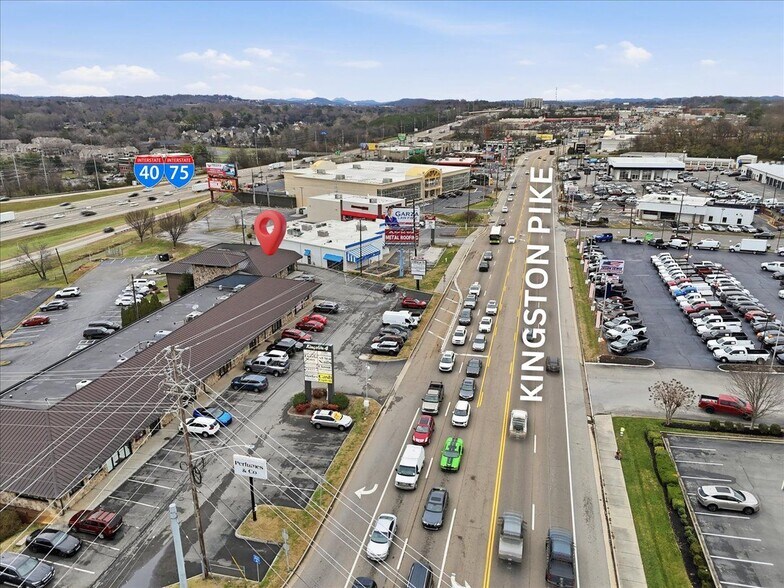 More Photos Of 8373 Kingston Pike, Knoxville Freestanding For Lease