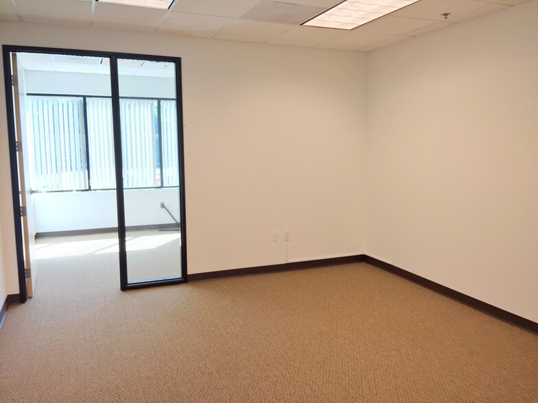 More Photos Of 440 S Melrose Dr, Vista Office For Sale
