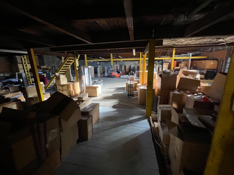 More Photos Of 3001 Pulawski Way, Pittsburgh Warehouse For Sale
