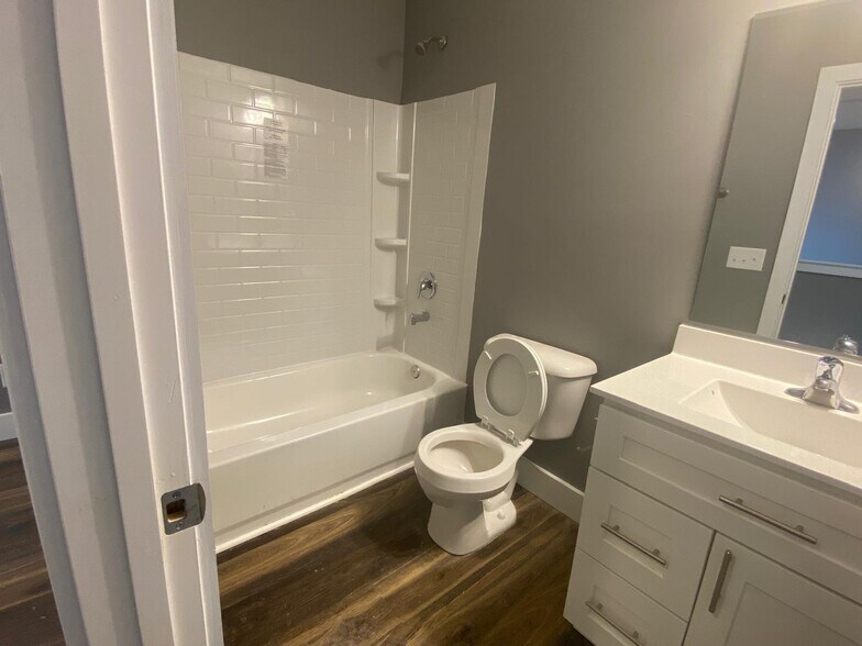 More Photos Of , Cincinnati Multifamily For Sale
