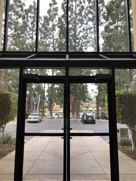 More Photos Of 674 County Square Dr, Ventura Office For Sale