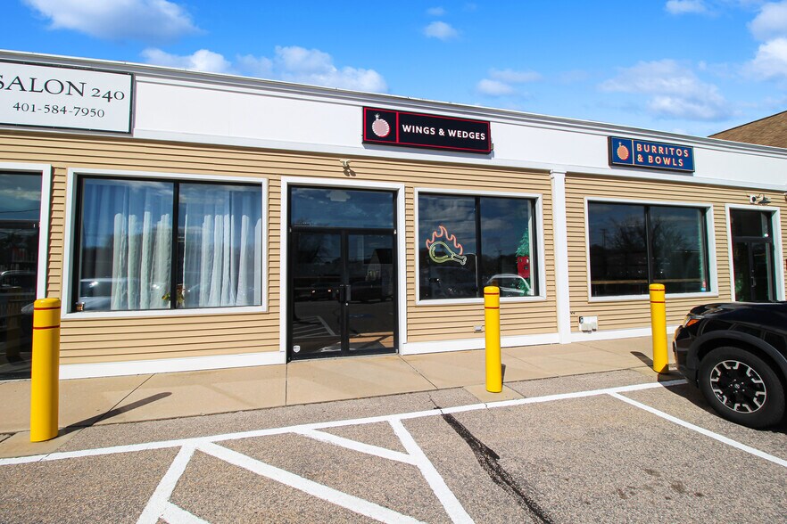 More Photos Of 240 Post Rd, Westerly Storefront Retail Office For Lease