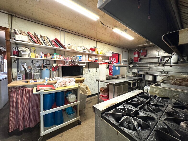 More Photos Of 11489 E Clarksville Rd, Marshall Restaurant For Sale