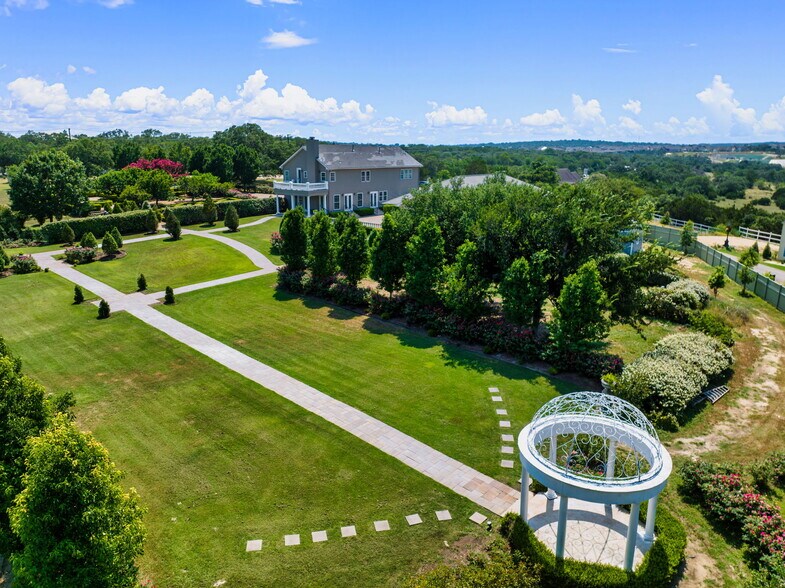 More Photos Of 1470 S Cranes Mill Rd, New Braunfels Lodge Meeting Hall For Sale