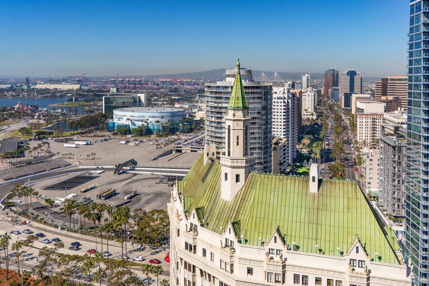 More Photos Of 800 E Ocean Blvd, Long Beach Apartments For Lease