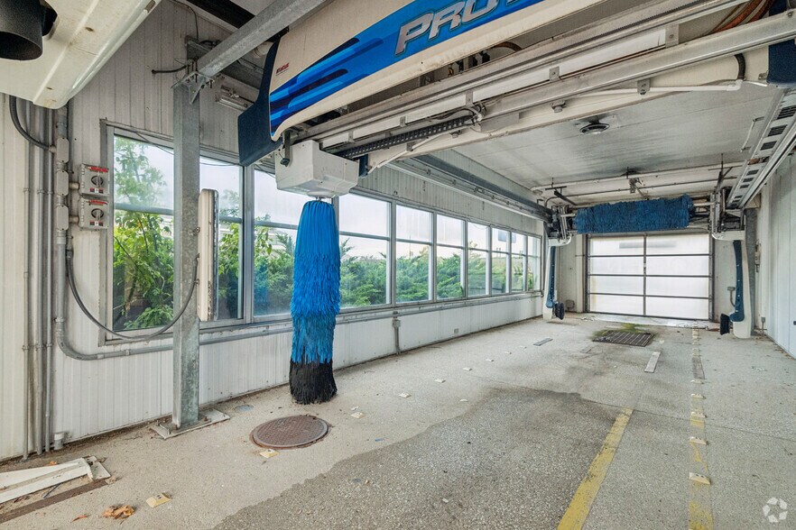 More Photos Of 3632 S Taylor Dr, Sheboygan Carwash For Sale