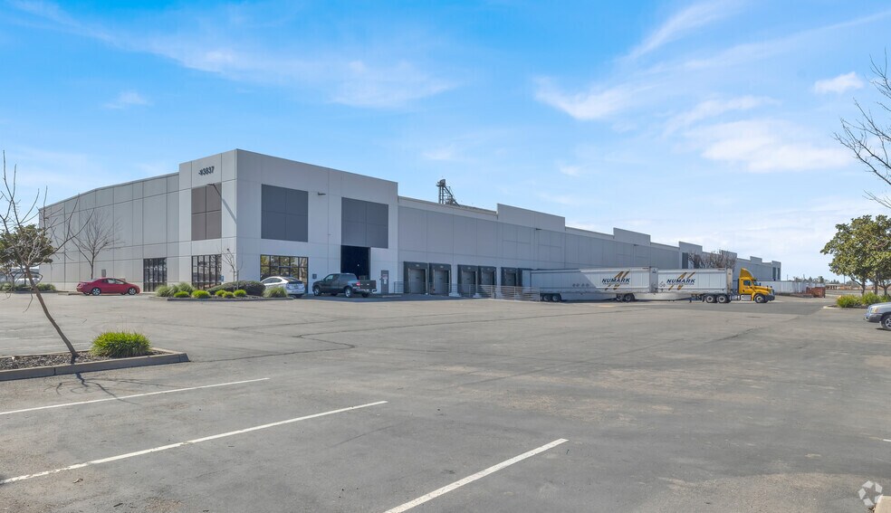 More Photos Of 3837 Producers Dr, Stockton Warehouse For Lease