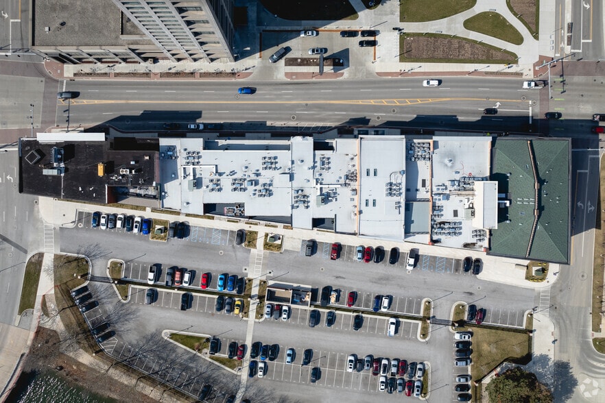 More Photos Of 100 N Summit St, Toledo Apartments For Lease