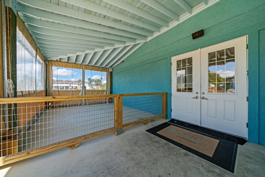 More Photos Of 4236 Laguna Shores Rd, Corpus Christi Restaurant For Sale