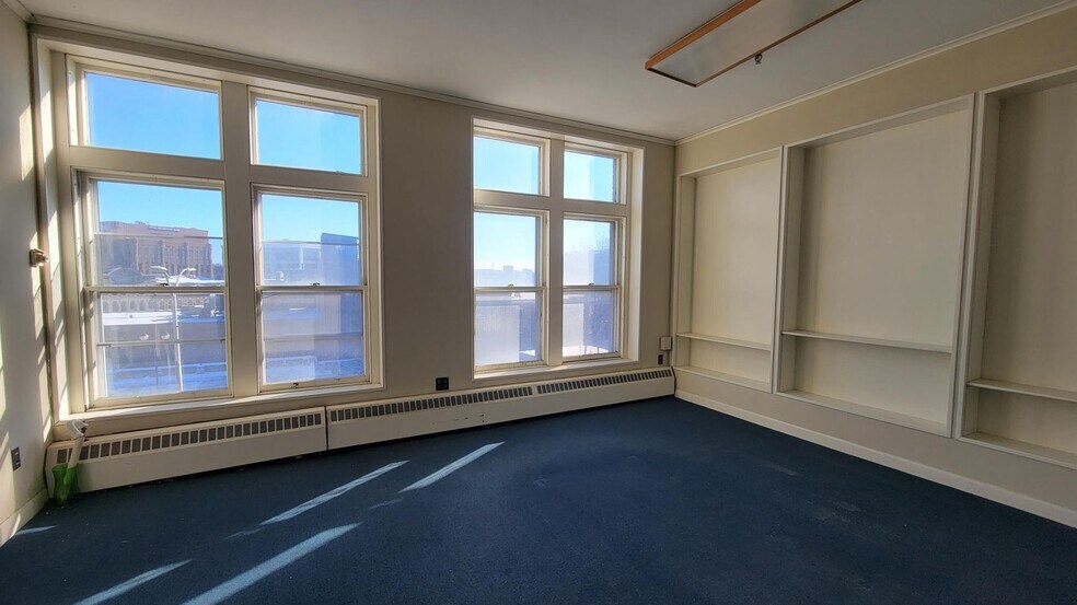 More Photos Of 74 Hammond St, Bangor Medical For Sale