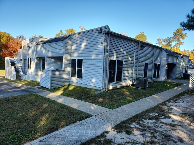 More Photos Of 3121 E Boundary Ct, Midlothian Office For Sale