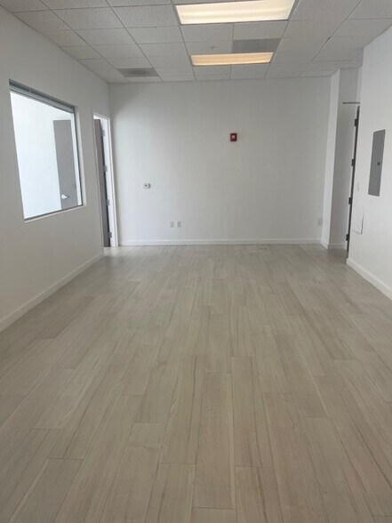 More Photos Of 20200 W Dixie Hwy, Aventura Medical For Sale
