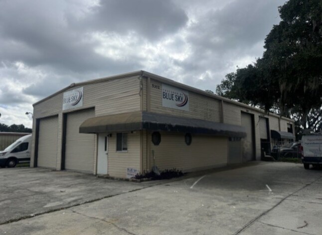 Primary Photo Of 5300 Old Winter Garden Rd, Orlando Manufacturing For Sale