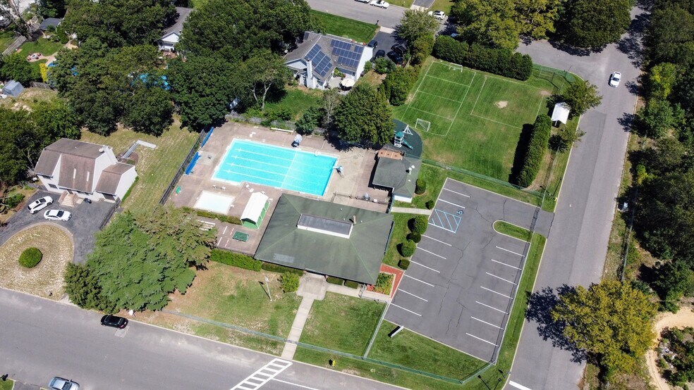 More Photos Of 9-10 Glenmere Ln, Coram General Retail For Sale