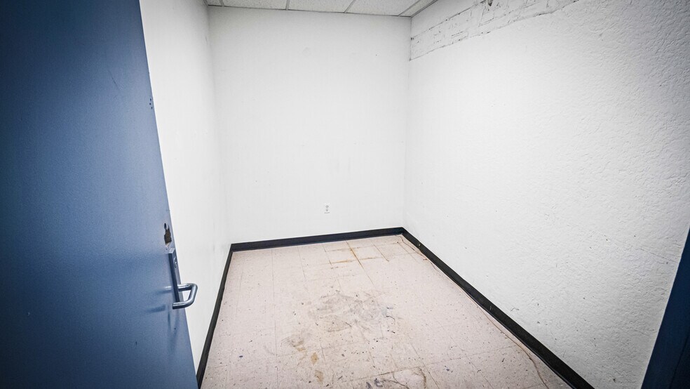 More Photos Of 236-242 Pine Ave, Long Beach Storefront Retail Office For Lease