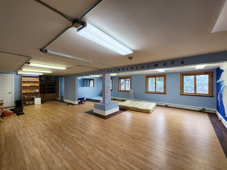 More Photos Of 303 Gunderman Rd, Spencer Manufacturing For Sale