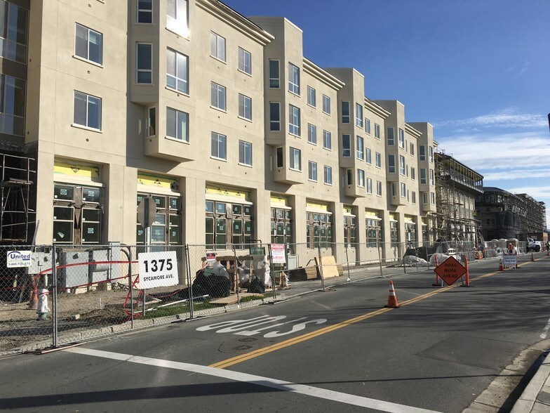 More Photos Of 1375-1411 Sycamore Ave, Hercules Unknown For Lease