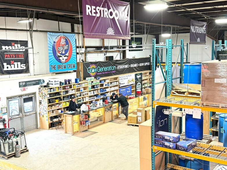 More Photos Of 510 Wilson St, Brewer Freestanding For Lease