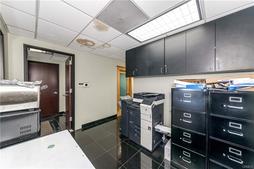 More Photos Of 17220 Newhope St, Fountain Valley Loft Creative Space For Sale