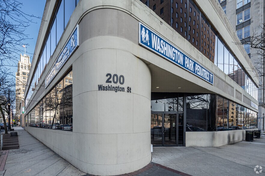 More Photos Of 200 Washington St, Newark Medical For Lease