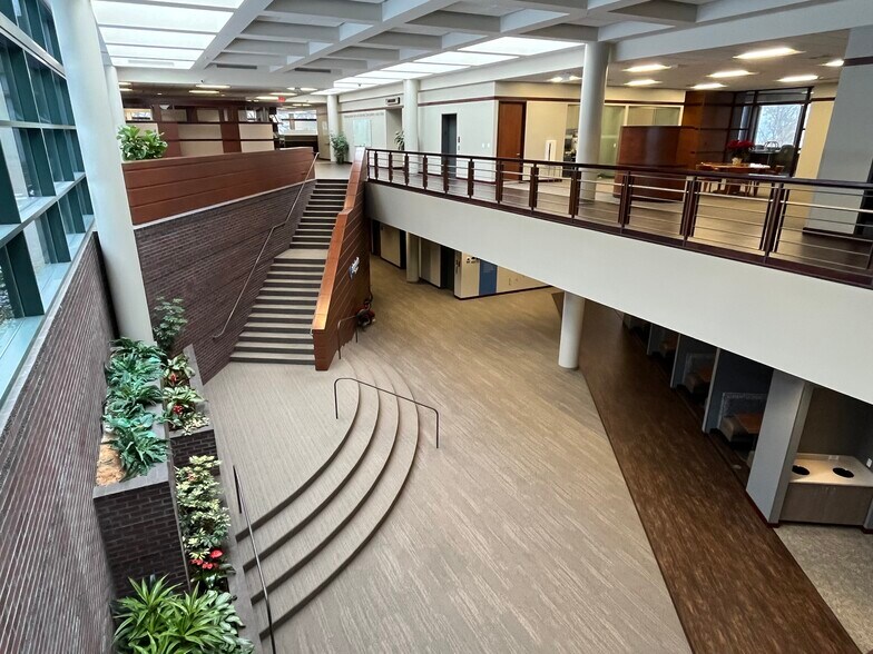 More Photos Of 1002 Deming Way, Madison Office For Sale