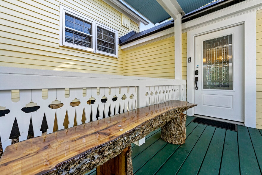 More Photos Of 132 E College St, Griffin Hospitality For Sale