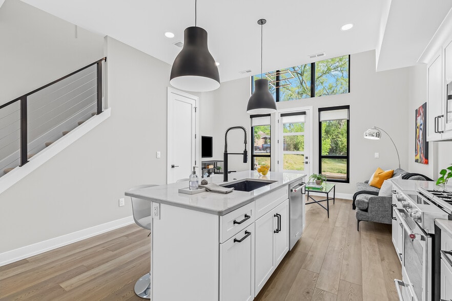 More Photos Of 460 W Tienken Rd, Rochester Hills Apartments For Sale