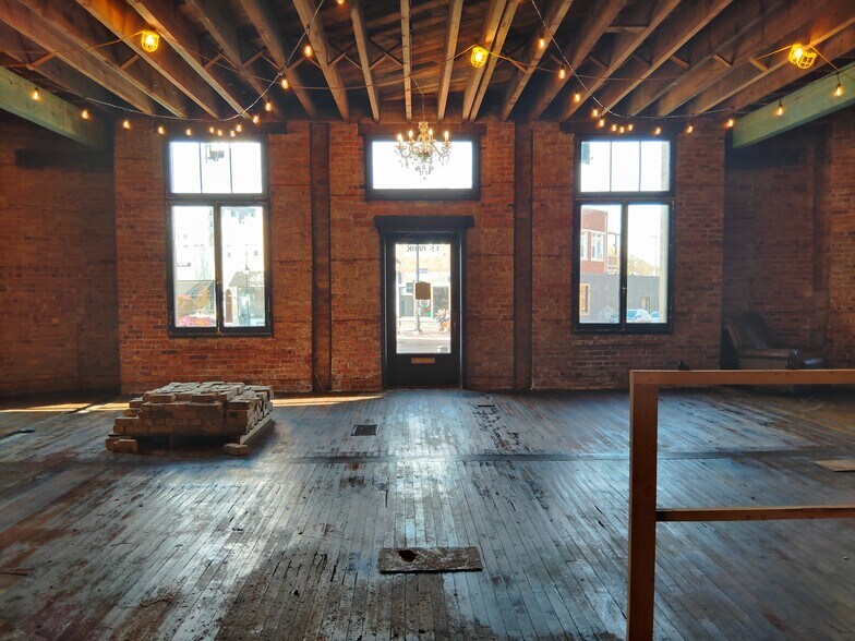 More Photos Of 1 S Park Ave, Lombard Office Residential For Sale