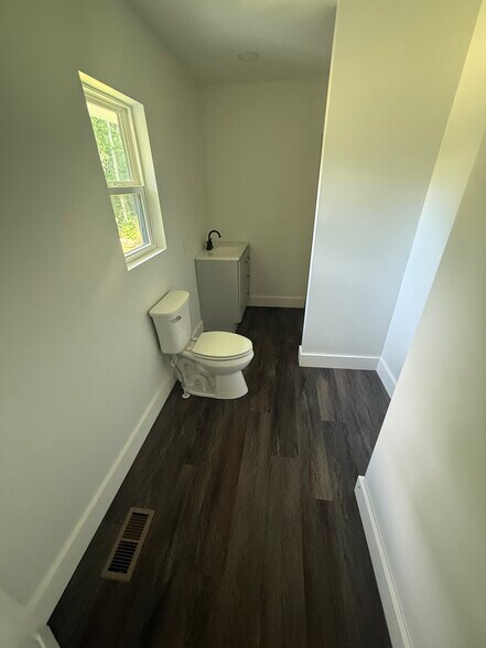 More Photos Of 2521 Reinhardt College Pky, Canton Office For Sale