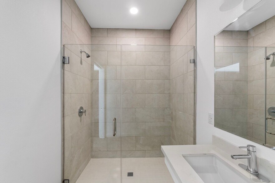 More Photos Of 4015 Richmond St, San Diego Apartments For Sale
