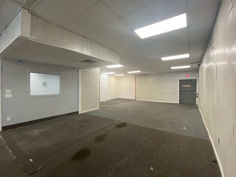 More Photos Of 569-577 Mill St, New Bedford Storefront For Lease