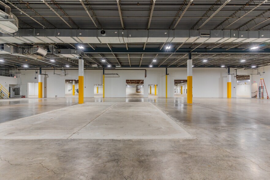 More Photos Of 9001 Torresdale Ave, Philadelphia Warehouse For Lease
