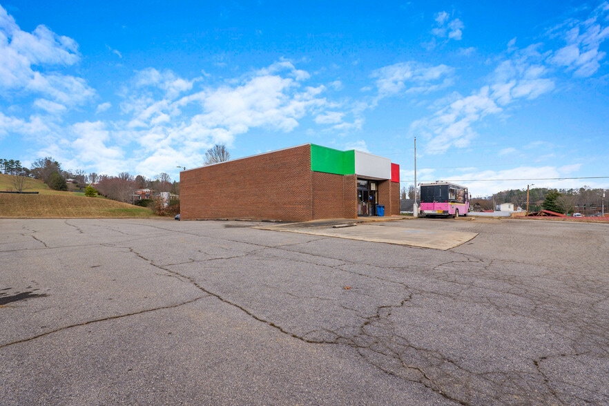 More Photos Of 2935 New Leicester Hwy, Leicester Showroom For Sale