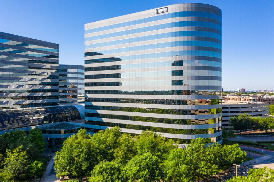 More Photos Of 15301 N Dallas Pky, Addison Unknown For Lease