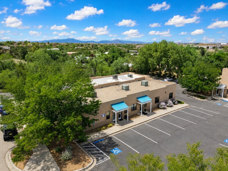 More Photos Of 3600 Rodeo Ln, Santa Fe Medical For Sale