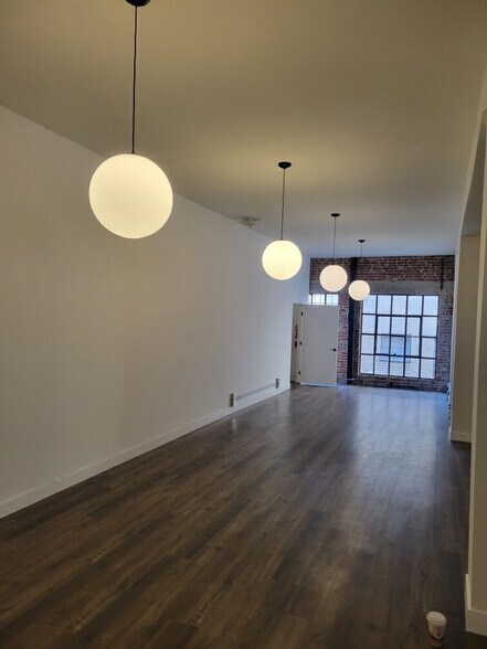 More Photos Of 901-907 S Hill St, Los Angeles Storefront For Lease