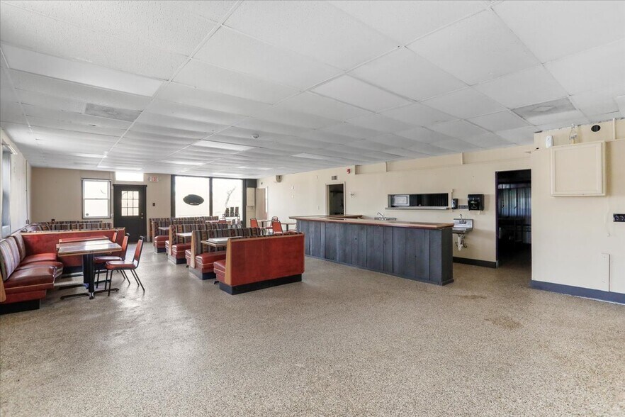 More Photos Of 12621 National Pike, Clear Spring Restaurant For Sale