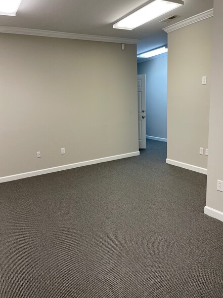 More Photos Of 8378 Six Forks Rd, Raleigh Office For Lease