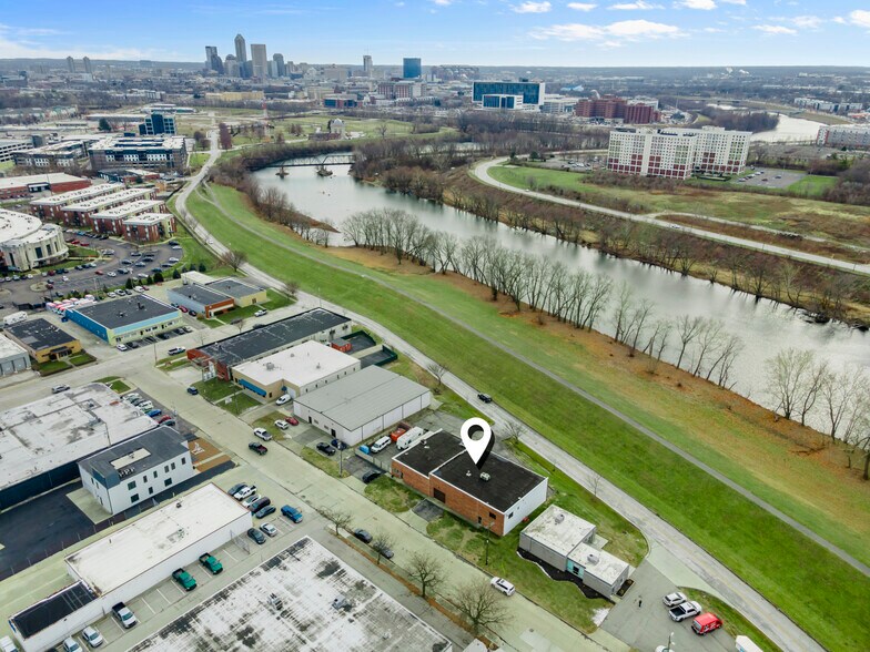 More Photos Of 1805 W 15th St, Indianapolis Warehouse For Sale