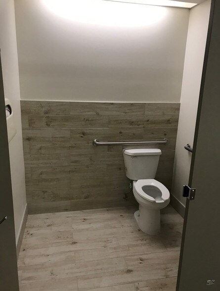 More Photos Of 1720 Phoenix Blvd, College Park Medical For Lease