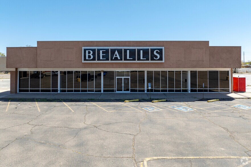 More Photos Of 164 Caldwell Ave, Belen Unknown For Lease