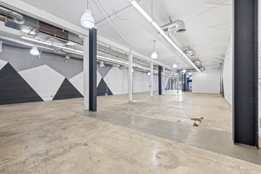 More Photos Of 1931 Bay St, Los Angeles Showroom For Lease