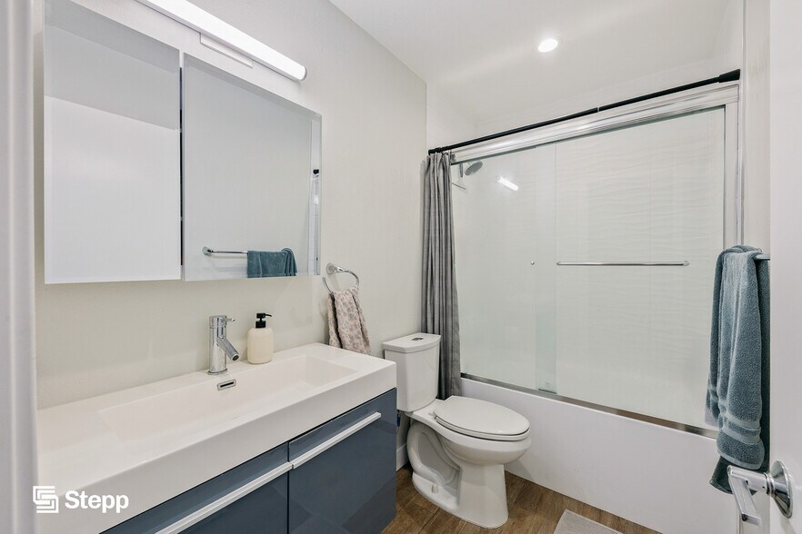 More Photos Of 1060 Olive Ave, Long Beach Apartments For Sale