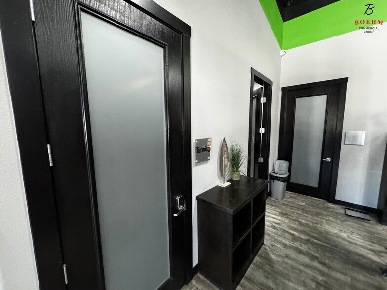 More Photos Of 1405 Sidney Baker St, Kerrville Office For Lease
