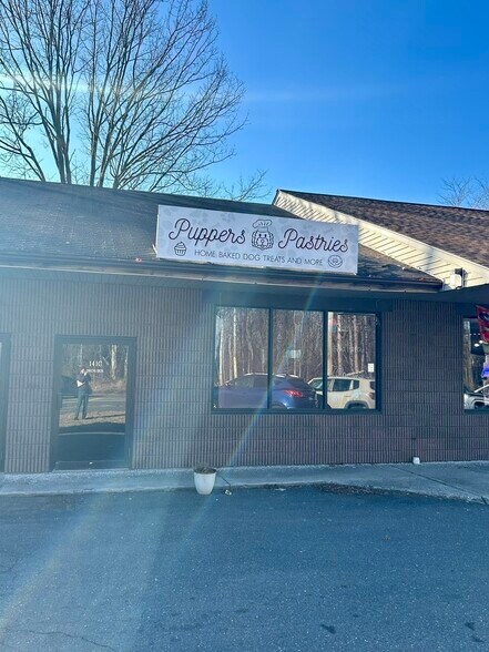 More Photos Of 141 Damon Rd, Northampton Storefront For Lease