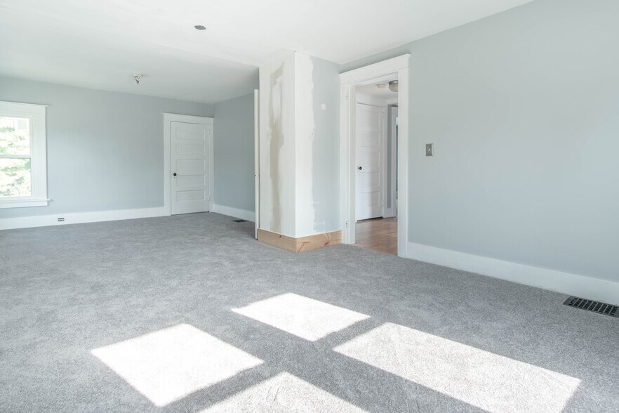 More Photos Of 1104 Washington St, Watertown Office For Sale