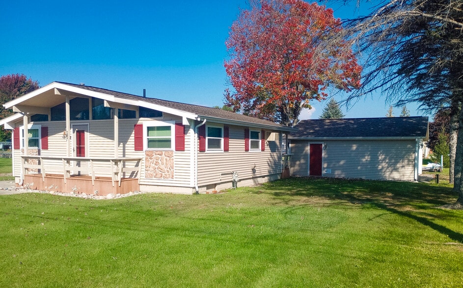 Primary Photo Of 752 W Faith St, Spruce Flex For Sale