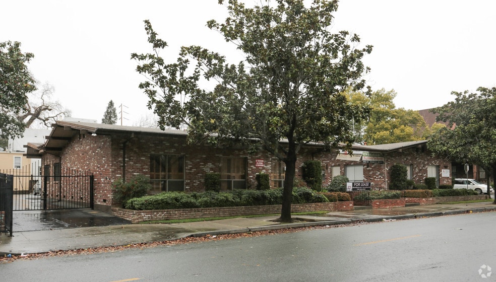 Primary Photo Of 141 E Acacia St, Stockton Office For Lease