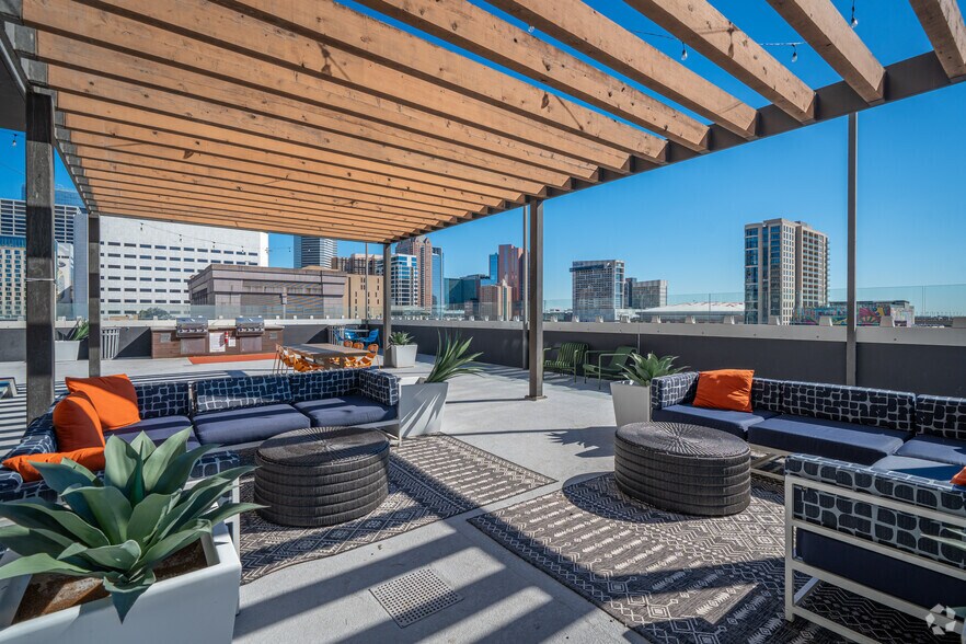 More Photos Of 1617 Fannin St, Houston Multifamily For Sale